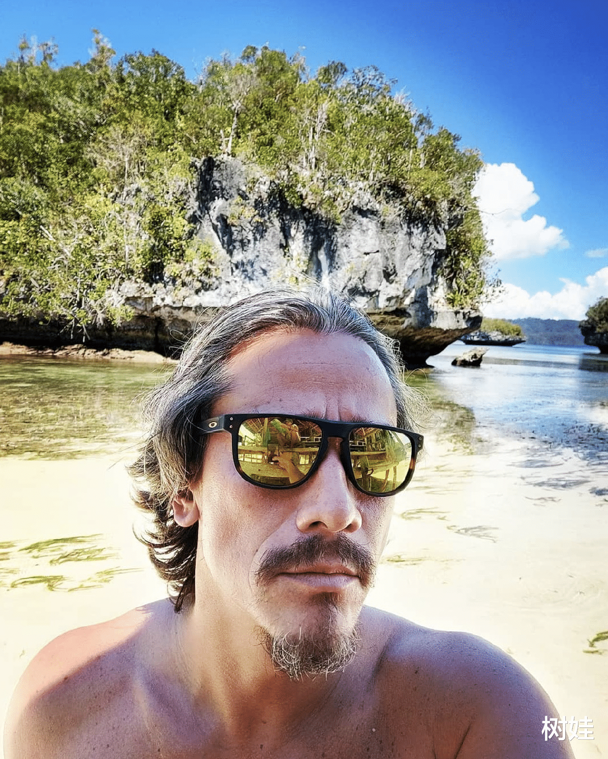 吴嘉龙|吴耀汉儿子淡出幕前两年罕露脸，头发花白很沧桑，暂无工作吃老本