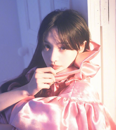 王一博|艺人榜又有变动：热巴不入榜， 王一博只排第十，榜首得多厉害？