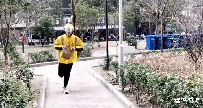 一加科技|“奮力奔跑在路上的城市堅守者” | 海爾新年第一份禮物，致敬外賣員