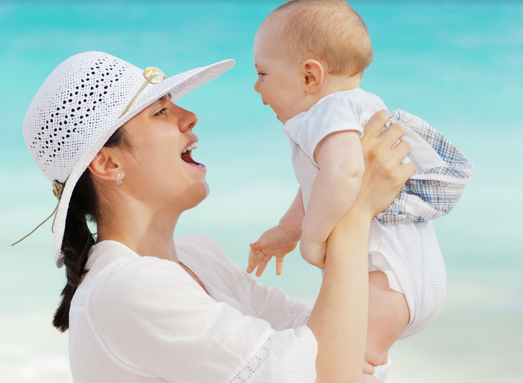 兜妈爱叨叨|“你生头胎是多大年龄？”早生孩子和晚生孩子的差距，比想象中大