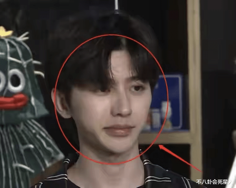 明星素颜|15位当红男星素颜：眯眯眼、月球表面、满脸痘，还暴露动脸痕迹