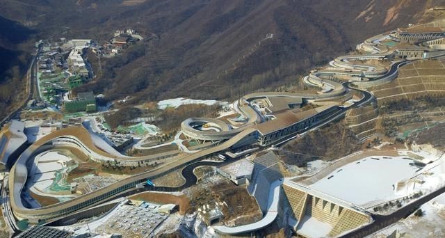 小陈有说 北京大山悬崖里藏着一座豪宅?专家查看发现,这是古代的“衙门”