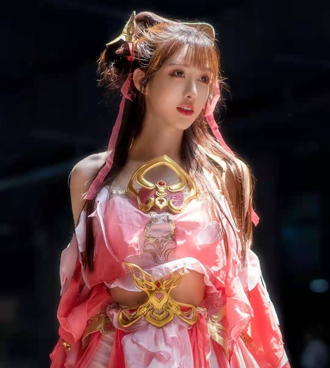 女主播|当场被封！女主播开播明示玩线下，刷10W就“打工”3年