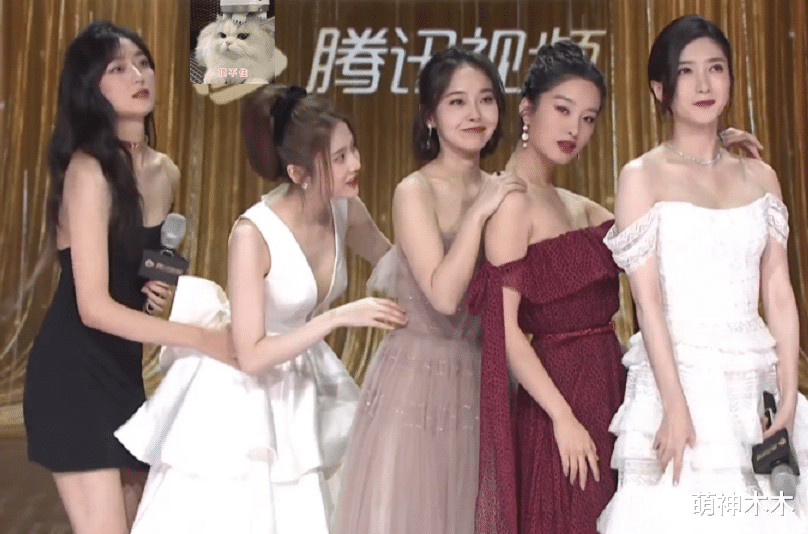 肖战|《欢乐颂》新五美首次公开亮相，闺蜜合照暴露真实关系，孙千尴尬