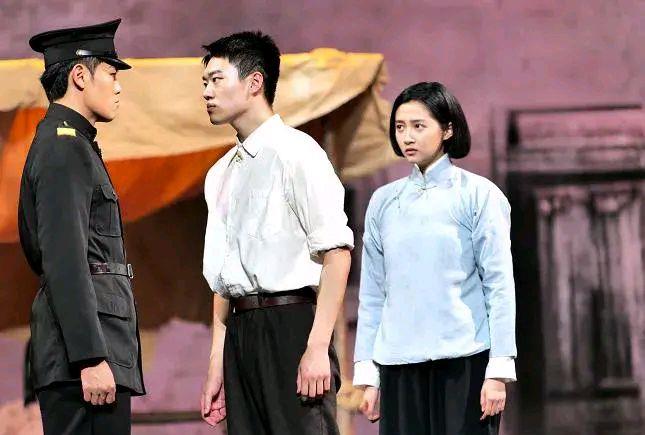 倪妮|潘玮柏老婆会过日子？杨紫身材五五分？关晓彤加入中国国家话剧院