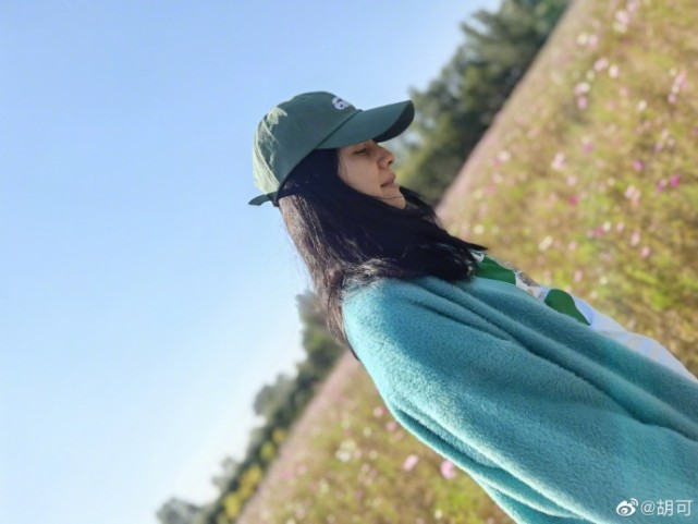 胡可|胡可一家国庆出游，安吉镜头下的爸妈很浪漫，和弟弟同框画风搞笑