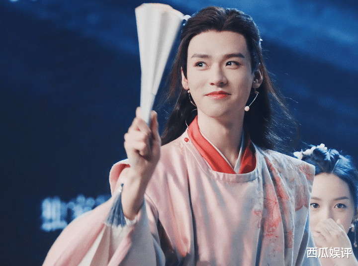 迪丽热巴|热巴《帝皇书》快开机！男主男二去定妆被拍，颜值爆表阵容有眼福