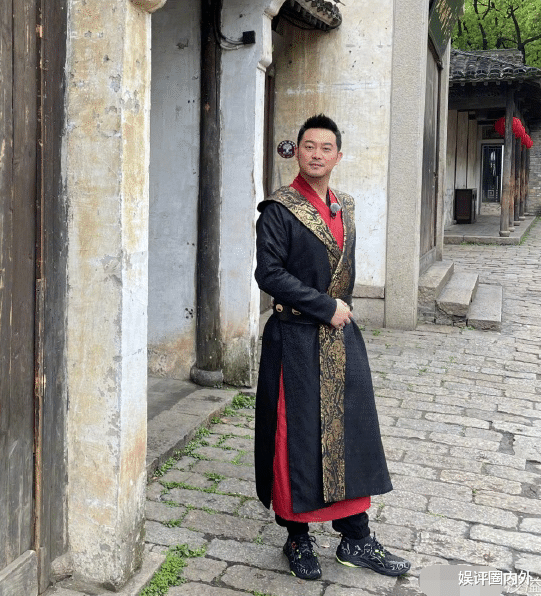 奔跑吧兄弟|跑男12号无锡拍摄路透:Baby扮貂蝉,蔡徐坤演周瑜,郑恺挑战诸葛亮角色