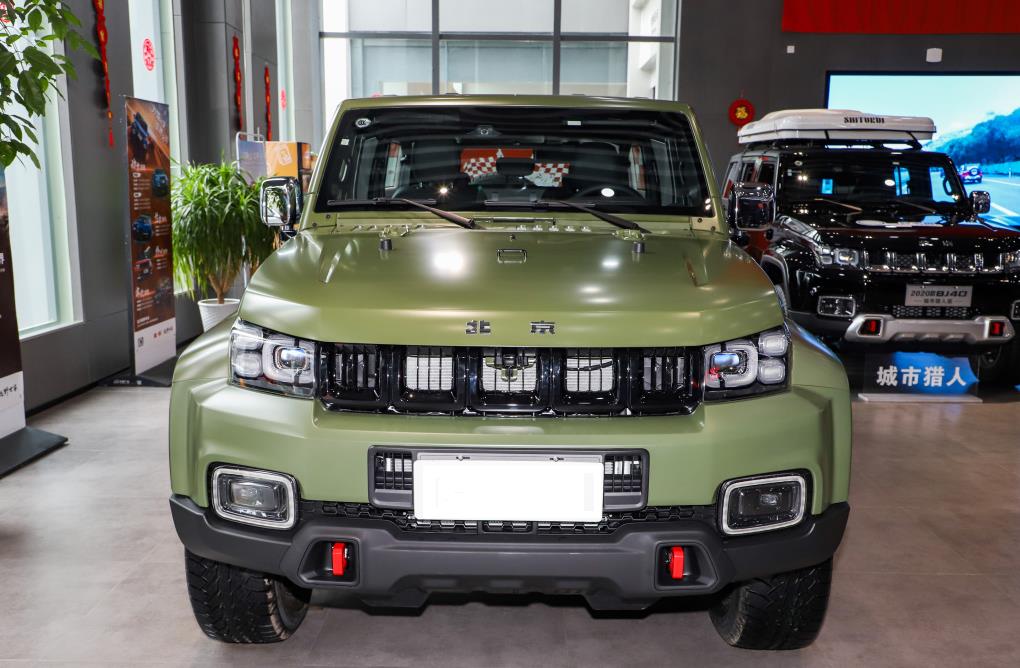 北汽集团|北汽发飙！平民版“勇士”来袭，四驱三把锁轻松进藏，还看啥坦克