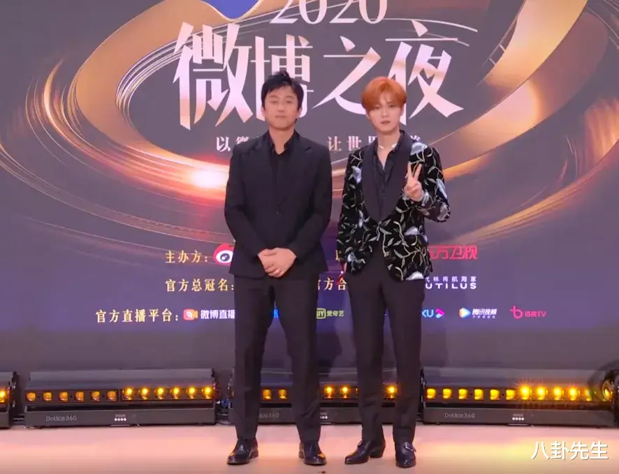 黄晓明|微博之夜女星斗艳：热巴精致如洋娃娃，江疏影穿着最大胆