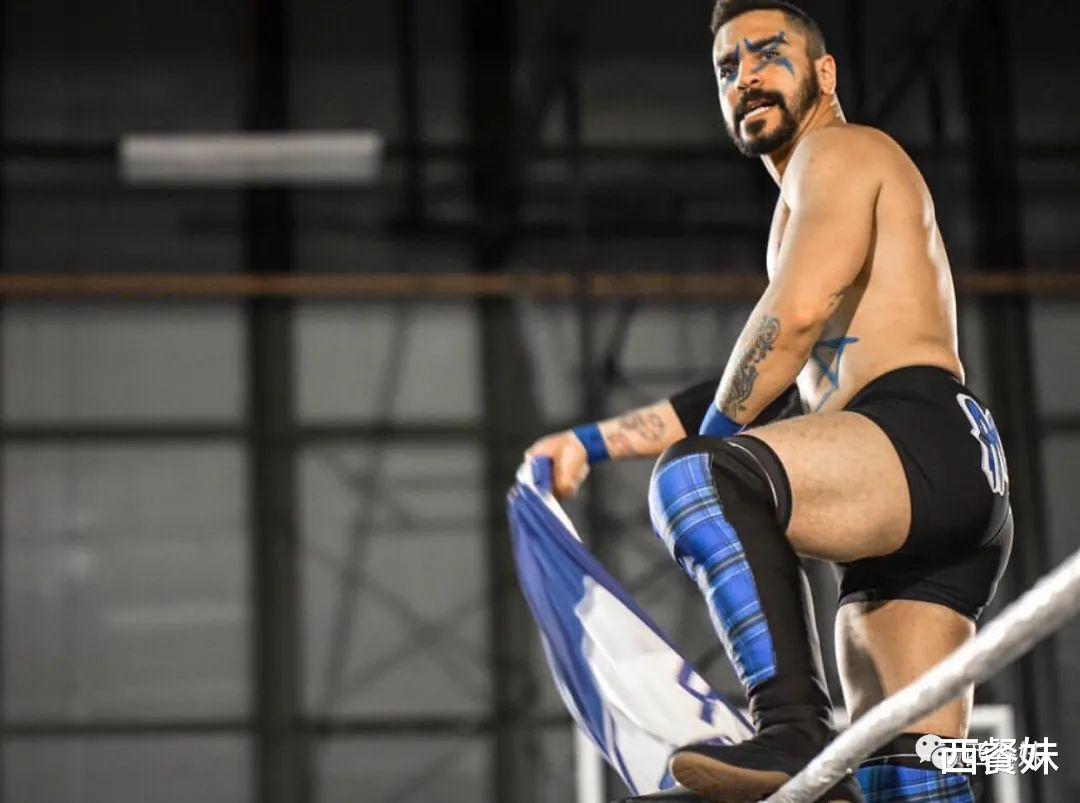 |帅气职业摔跤手出柜泛性恋! 自曝喜欢收集..