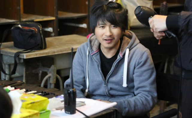 郭敬明|看完“抄袭大王”郭敬明的陨落史，就知道韩寒的3次选择有多明智