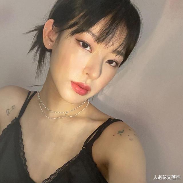 主持人|靠舞蹈竞技综艺爆红,却因颜值逆天被质疑,出席活动遭男主持刁难