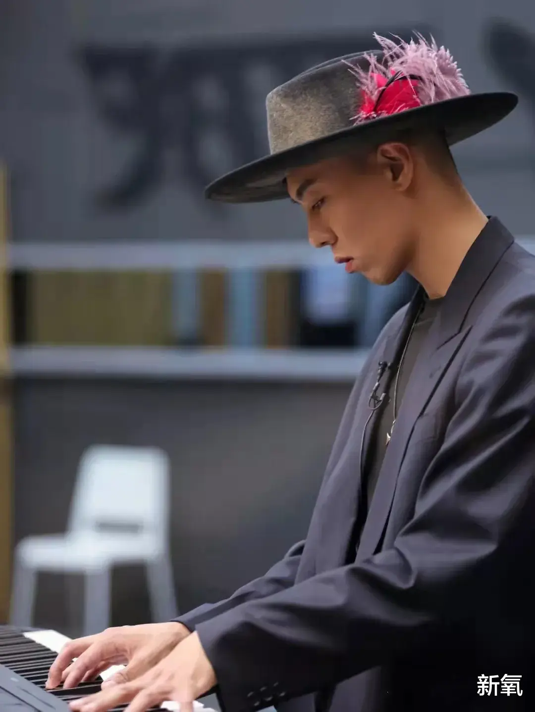 朱亚文|为什么他这张脸越野，越让人觉得高级