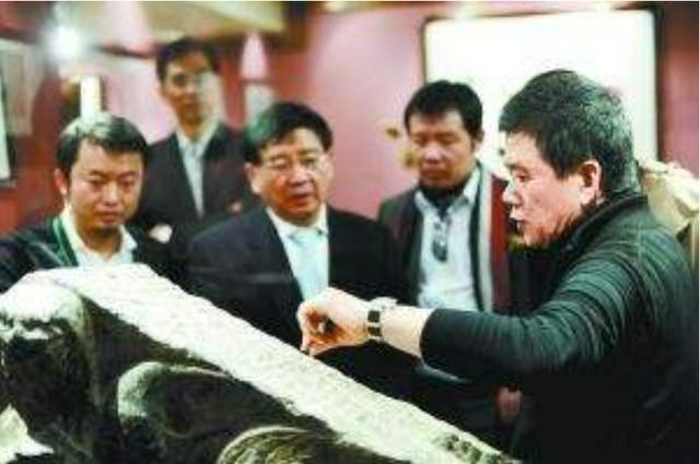 文玩|1983年5元一张没人要的画，他豪气买了9000张，现今单张价值上亿