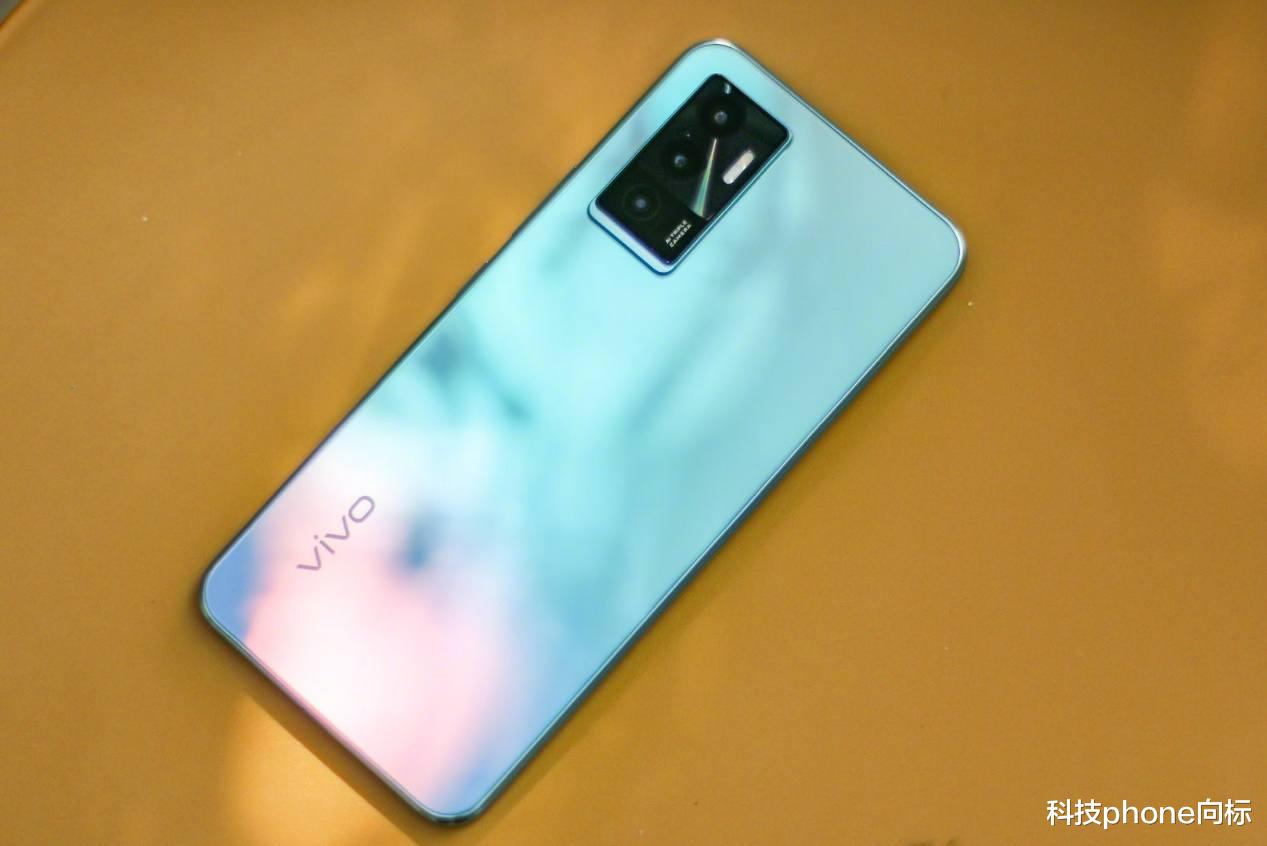 苹果|两千价位前后拍照都出色的手机是怎样的体验？vivo S10e告诉你答案