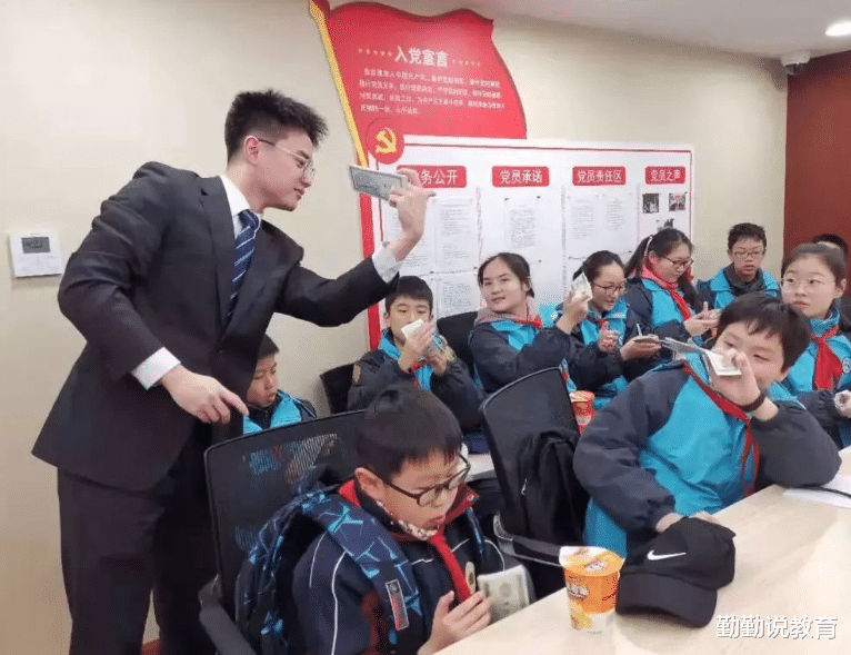 假期安排|大中小学生有望迎来“新假期”？放假时常7天左右，家长却犯了愁