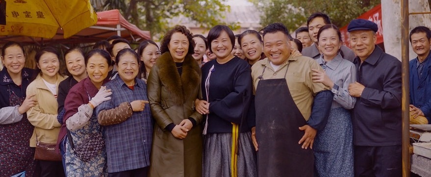 孙越|李焕英结尾给妈妈买了敞篷车，车窗倒影让人泪目网友：心掏出来了！