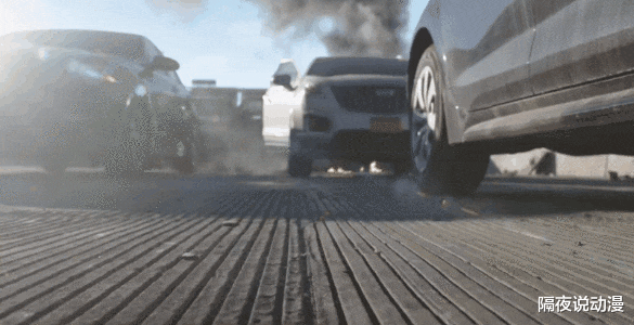 周奇墨|国外影院挂出“3代蜘蛛侠同框”海报，试图倒逼漫威实现影迷愿望