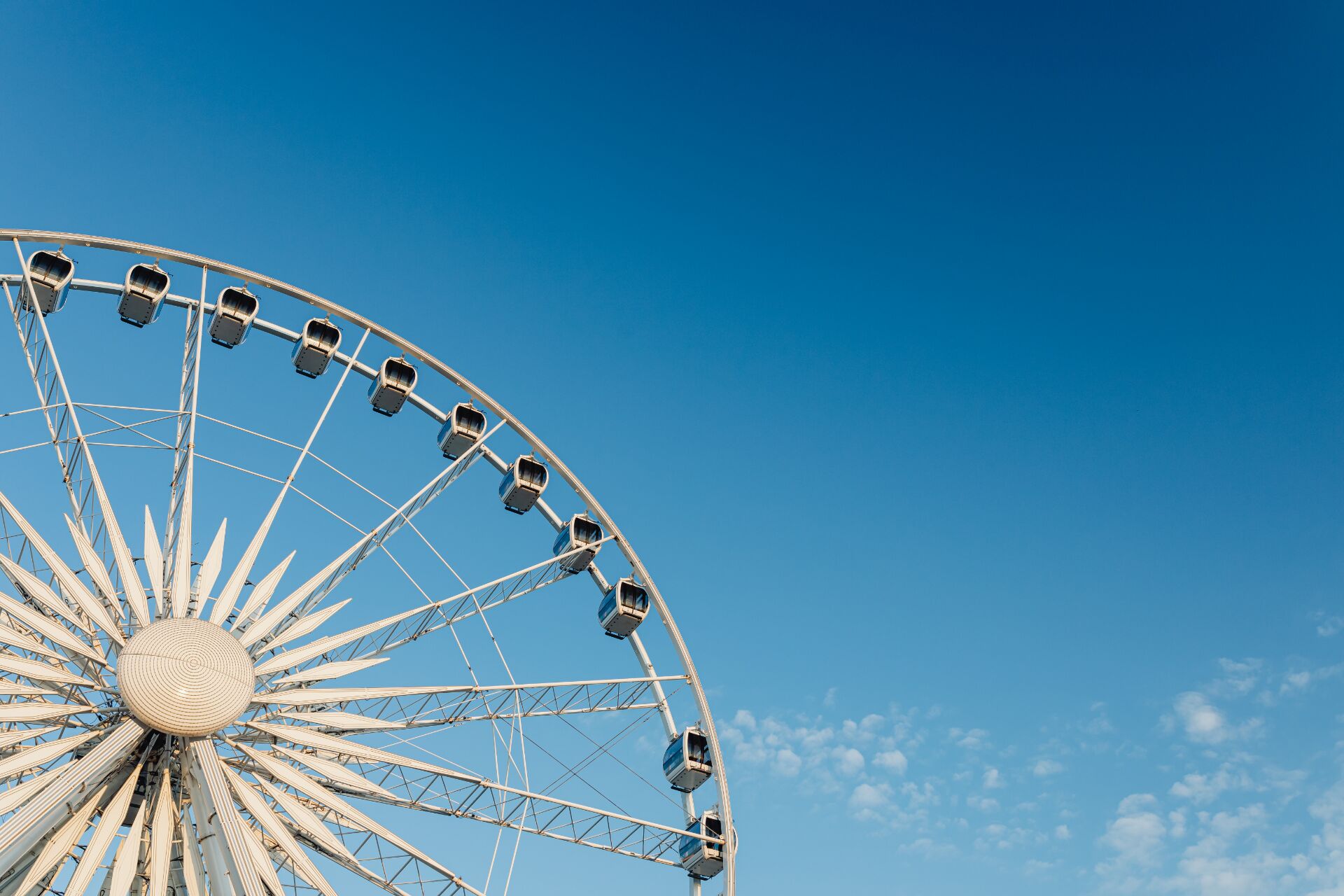 |有料职场16：同事之间有了暧昧该如何处理？