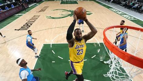 波普|三分51中29！能控球能防守，比格林還香，網友：施羅德走人吧