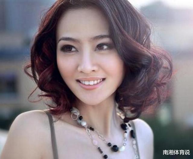 运动|女人“发胖期”一般30—45岁，“网红运动”练一练，或不减肥也瘦