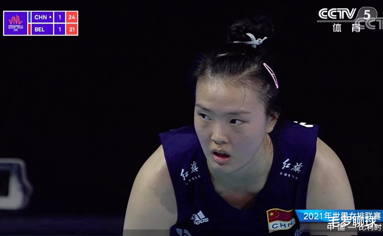 中国队|3连败！中国女排遭鱼腩3-2逆转绝杀，郎平气到黑脸张常宁空砍37分