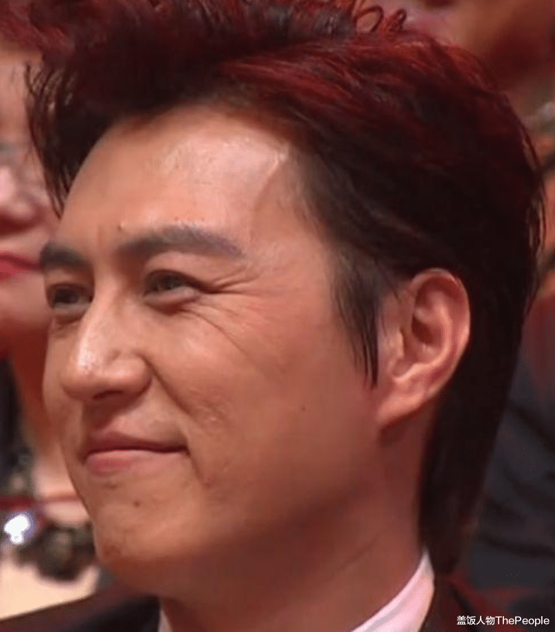 央视|央视镜头又成“卸妆水”？张若昀新剧黑了三个度，胡军皮肤像打蜡