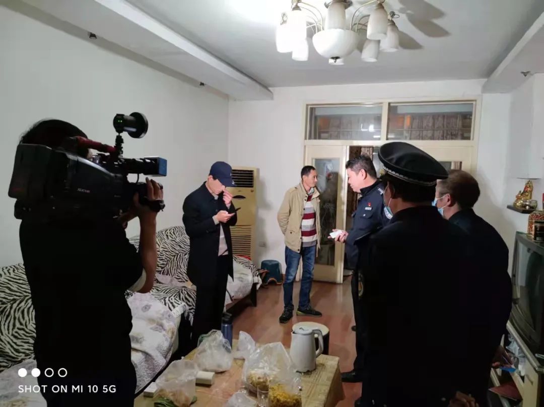 黄石花湖街道:部门联合打击传销行动 抓获涉嫌传销人员30多人