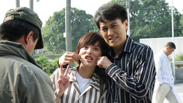 朱桢|这个女的就是靳东老婆，应该是很多女人羡慕的对象吧？