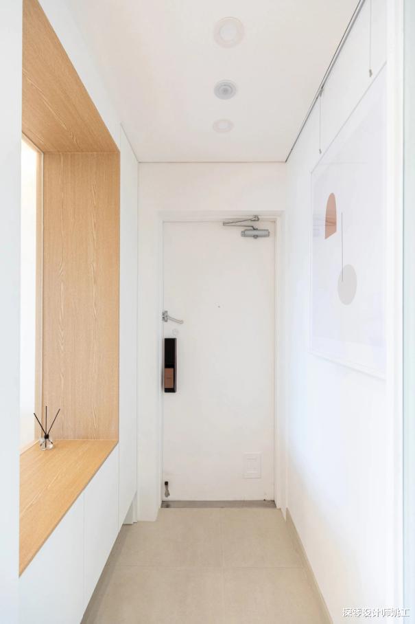 95㎡清爽舒适2居室，整屋天花板内嵌筒灯，360°全方位照明