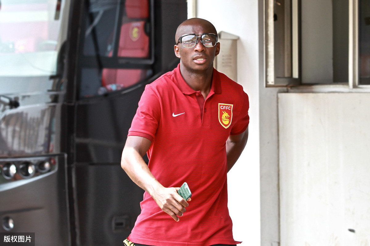 中超|卡塔爾聯(lián)賽全明星VS中超全明星全方位對比，誰的實力更勝一籌？