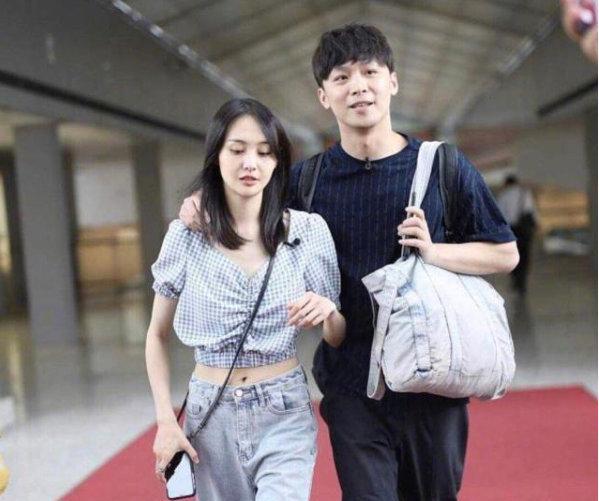 郑爽|郑爽复出成功？被官方称为公益大使后引热议：把关不严已删除