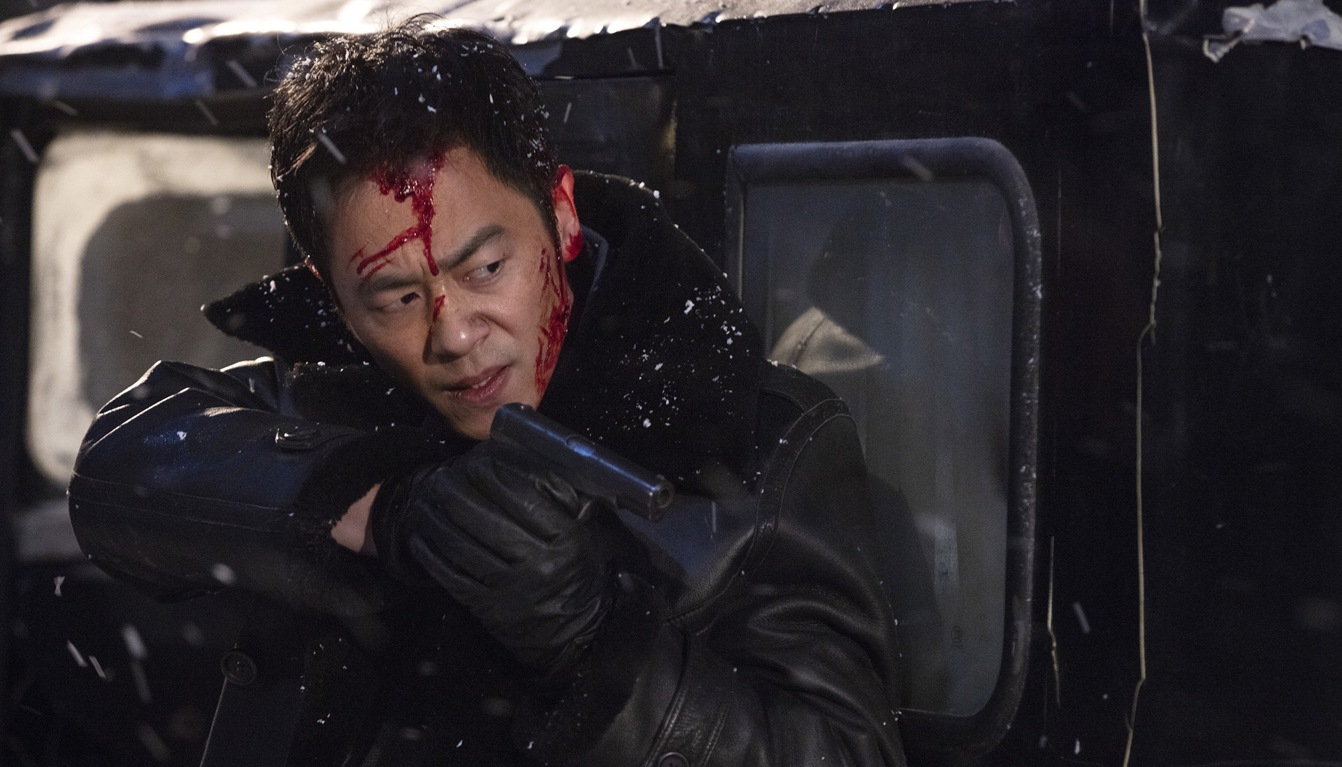 悬崖之上|《悬崖之上》楚良知道左轮手枪被动了手脚吗？估计他还真的知道