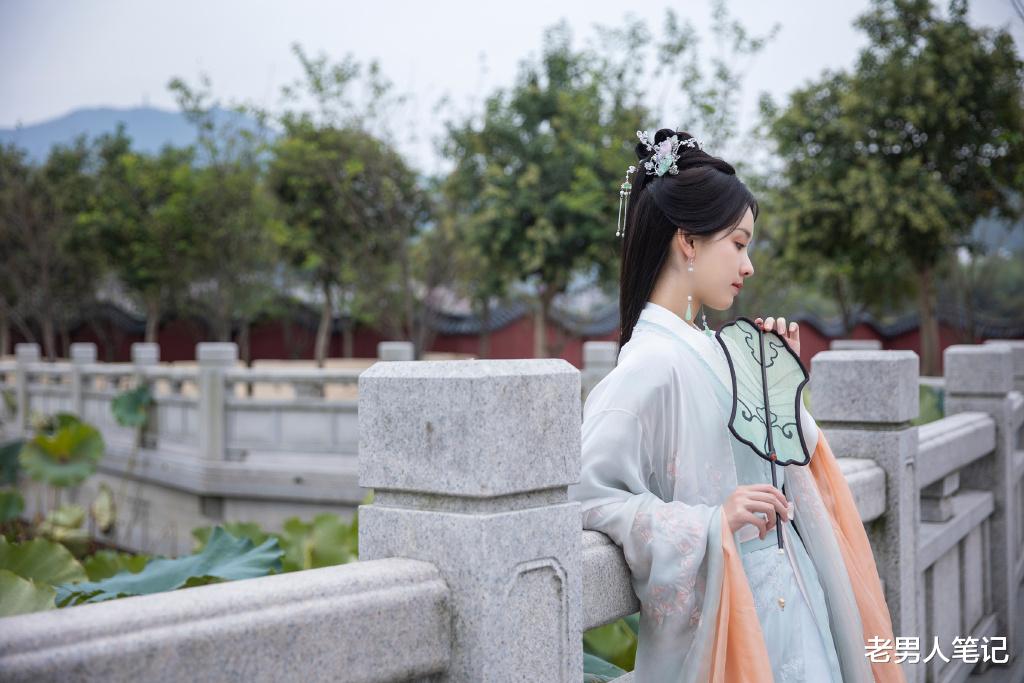 突围|陈都灵新剧古装扮相仙气飘飘，不愧是美人胚子，坐等叶冰裳