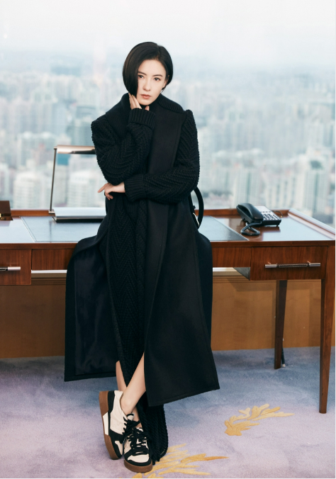 张柏芝|41岁演员张柏芝最新穿搭照片来了，看明星是如何穿搭不冷的冬天