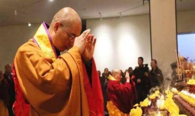 奶豆说育儿|江苏一逃犯,藏进寺庙16年,被逮捕时已成为寺庙住持