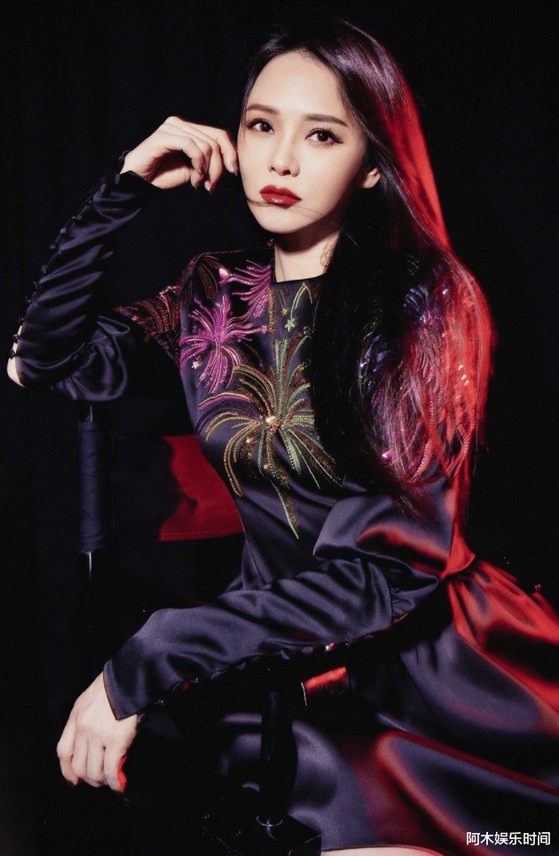 灵域|《吐槽大会》翻车，黄奕吐槽秦昊嫁对娘，激怒伊能静发文开怼