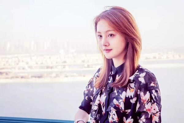 郑爽|郑爽被封杀15天后，亲情和事业双丰收? 孩子相认了还担任公益大使