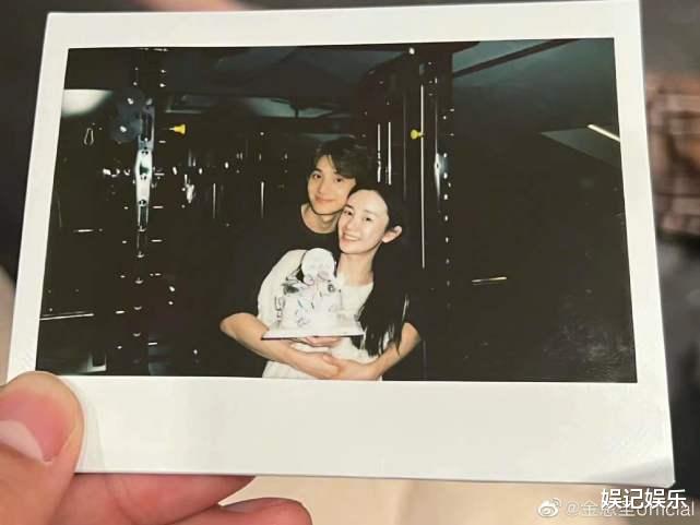 张檬|真怀孕了？张檬没有否认怀孕一说，小五晒两人合照期待“早生贵子”
