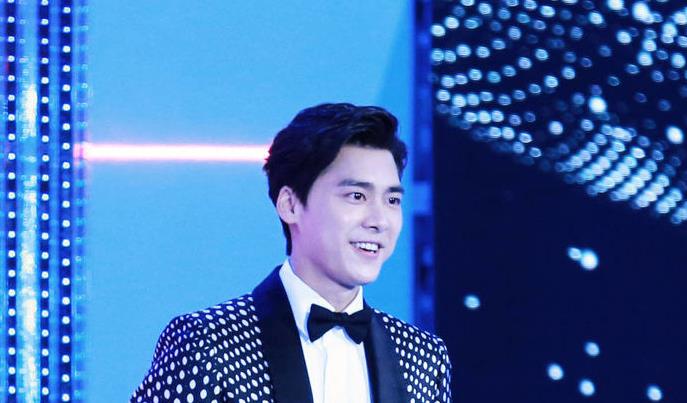 金鸡奖|一边实至名归，一边滥竽充数，网友：这届金鸡奖水分太大