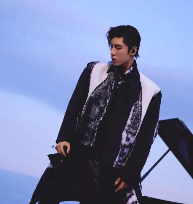 朱一龙|朱一龙刘亦菲博弈？李易峰卖单身人设？王安宇宋祖儿假戏真做？