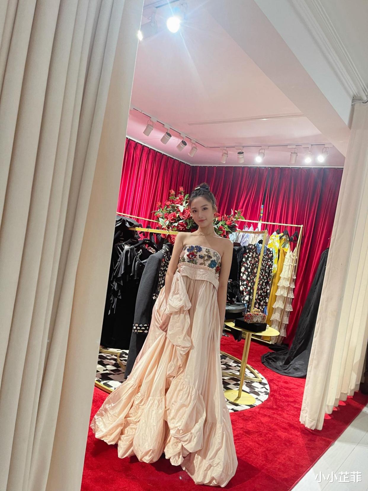 孙嘉璐|孙嘉璐晒秀场幕后照，梦幻公主范儿让人不淡定了