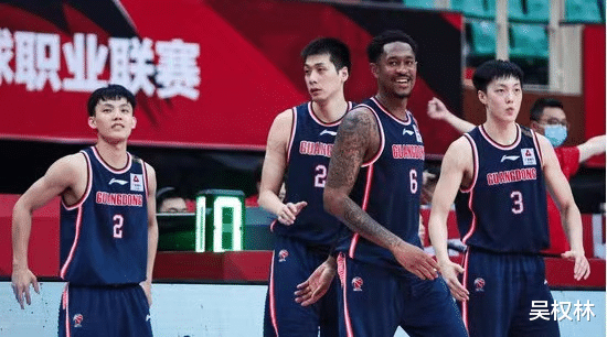 马尚|噩耗！广东官宣马尚跟腱断裂，阿联后又一人倒下，辽宁渔翁得利