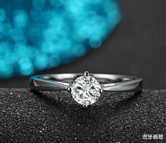 虎牙翡翠 四爪钻戒背后隐藏的浪漫，每一“爪”都是婚姻中不可缺少的部分！