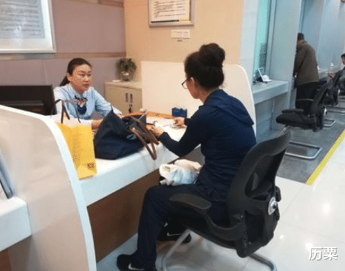 银行 又有2家银行“破产”,2021年,普通人该去哪里存款?答案来了!