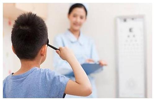 欣妈的育儿日记|央视痛批“精神鸦片”，孩子近视1300度，家长一定要引起重视了