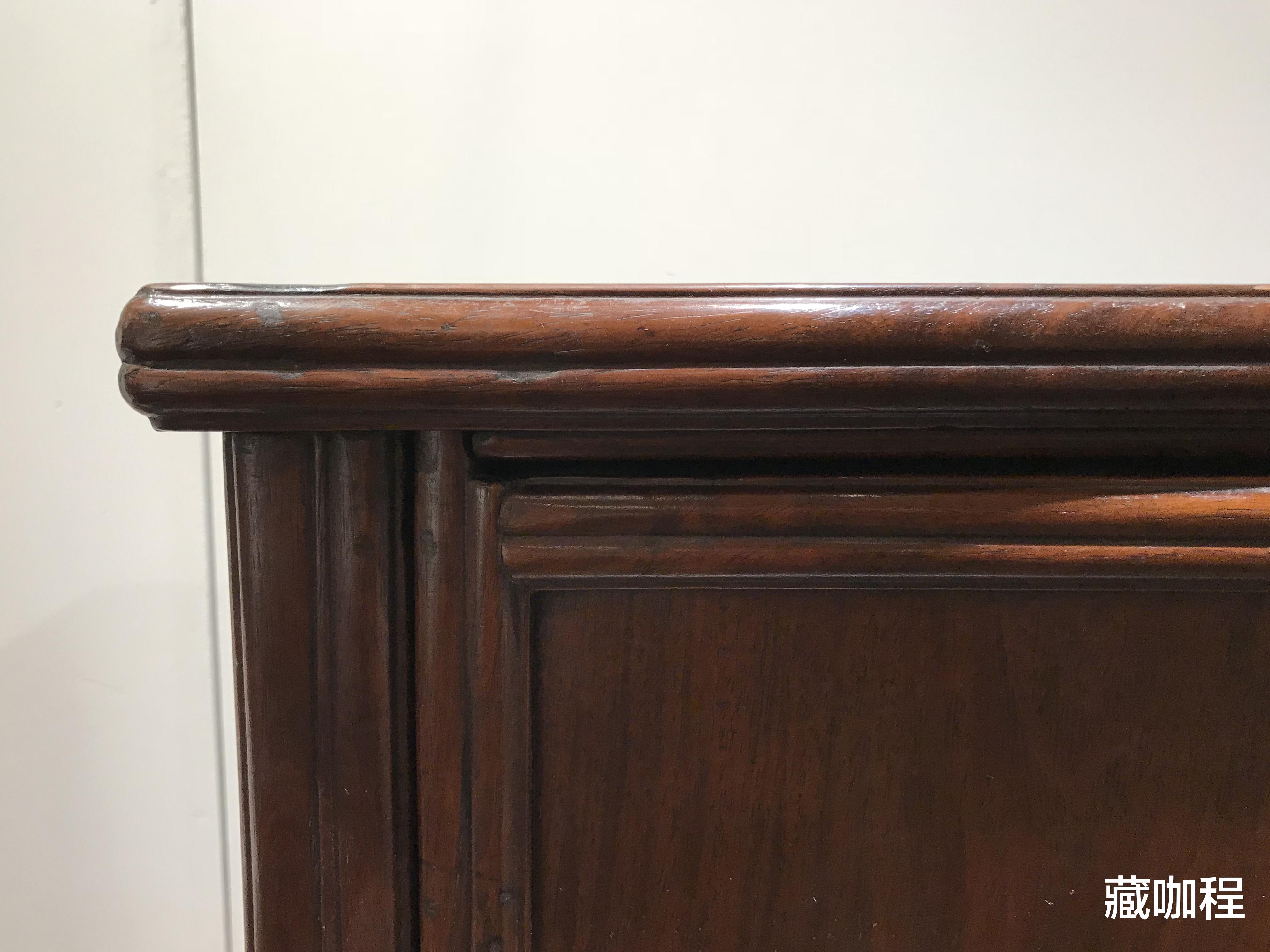 手艺|底部老朽陈旧，清黄花梨螭凤纹案322万成交