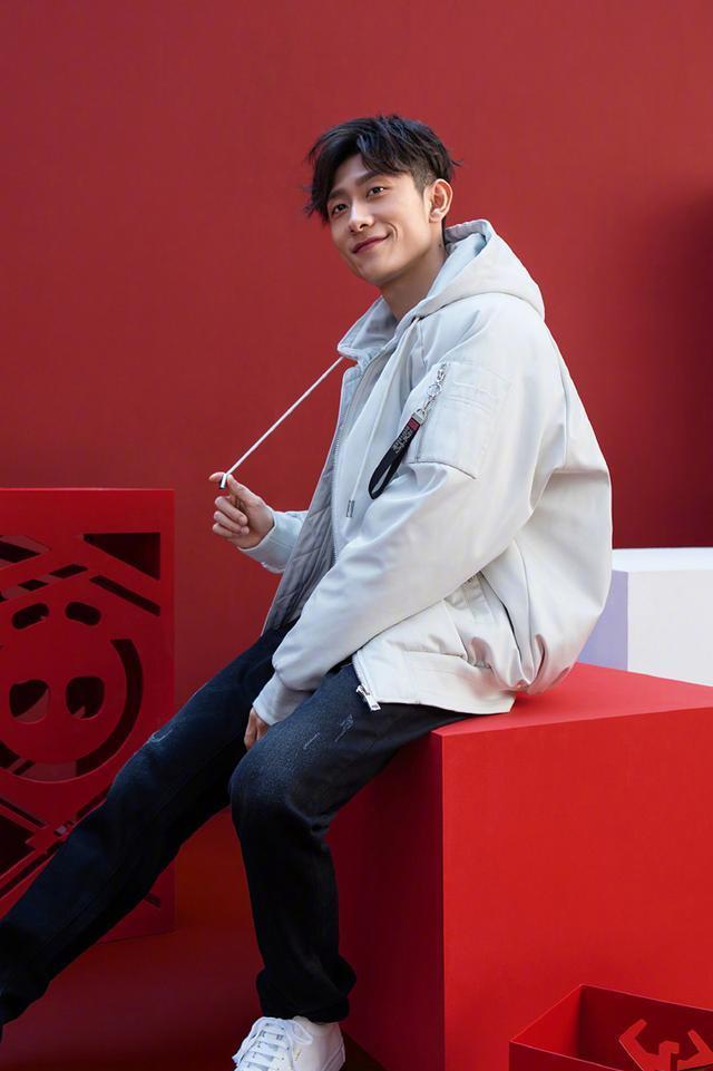 汪小菲|嘎子(谢孟伟)直播间爆料张一山混不下去要借钱？网友喊话少喝假酒