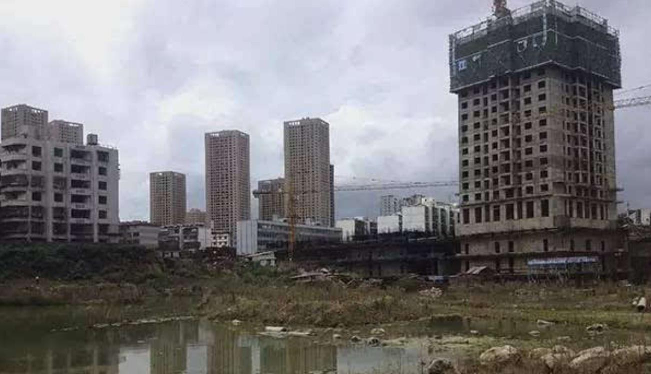 烂尾楼|建了13年，耗资600亿：全国最高烂尾楼，带给房地产什么警示？
